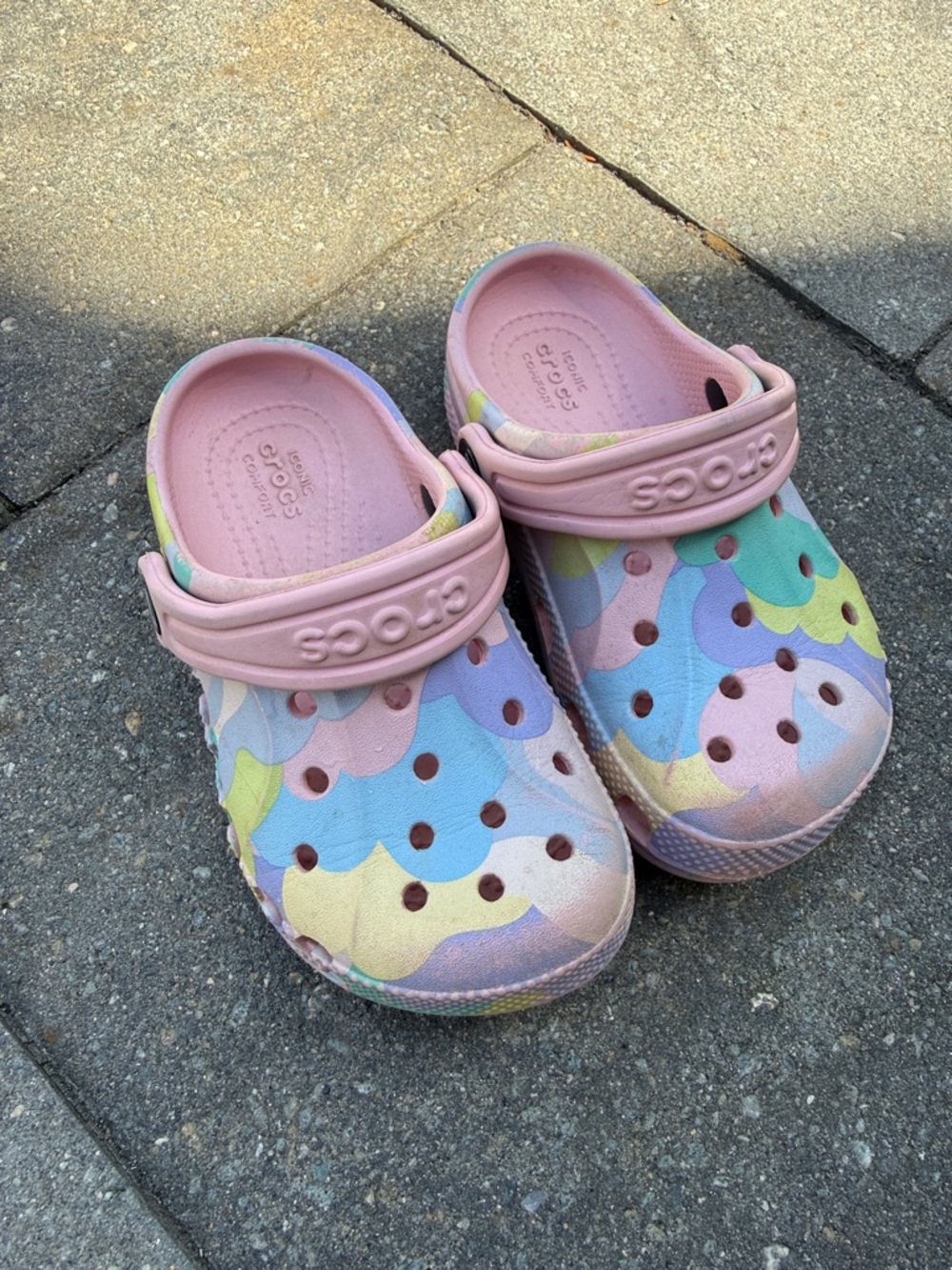 CROCS Toddler Rainbow Cloud Clogs - Size 9